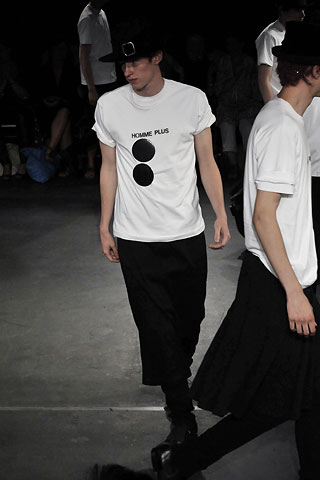 Comme des Garcons / - 2009